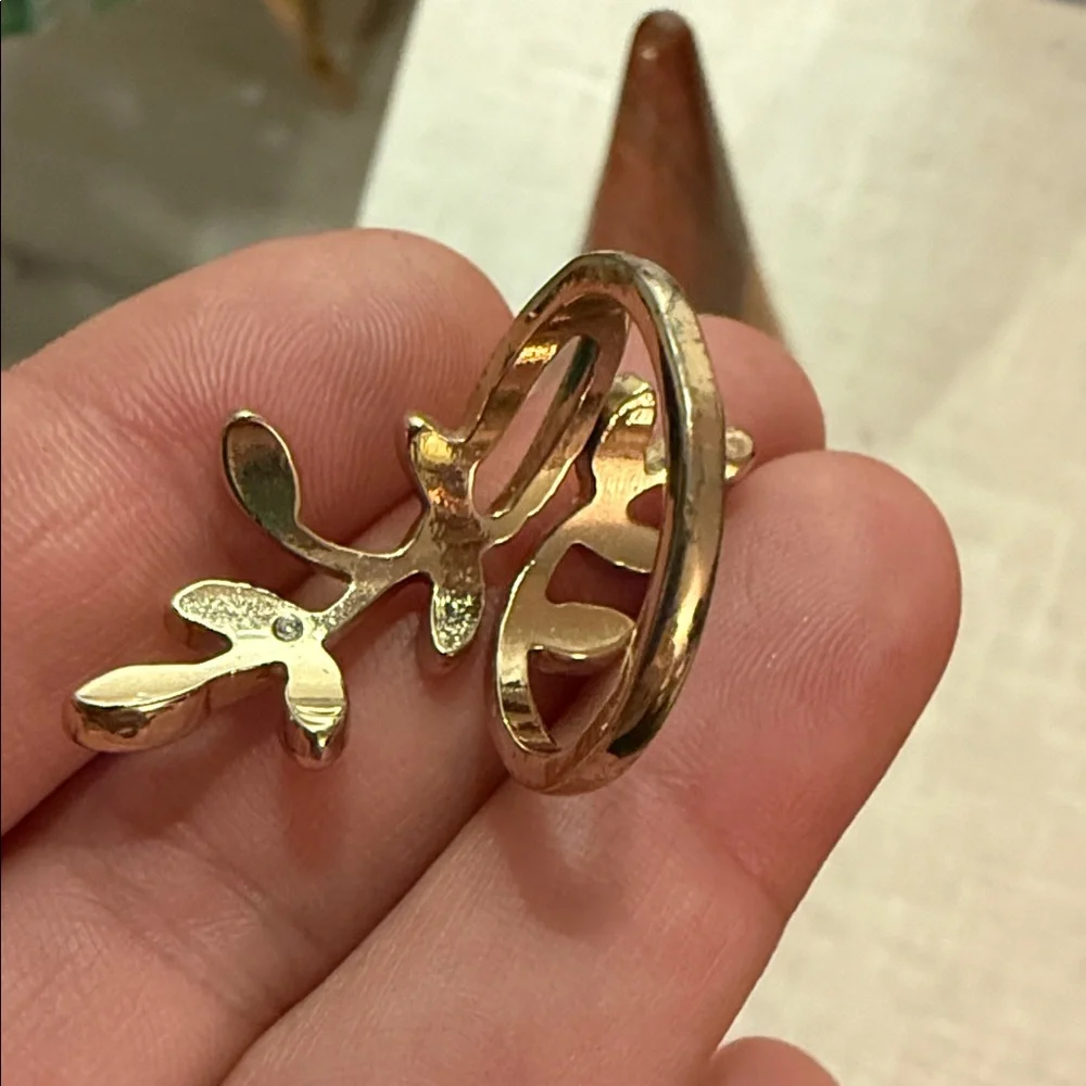 Gold metal stainless nature theme winding leaves and‎ crystal Ring